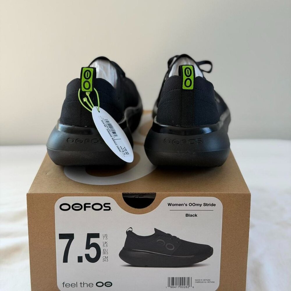 NEW Women's Black Lightweight Slip-On Athletic Sneakers - Picture 5 of 9